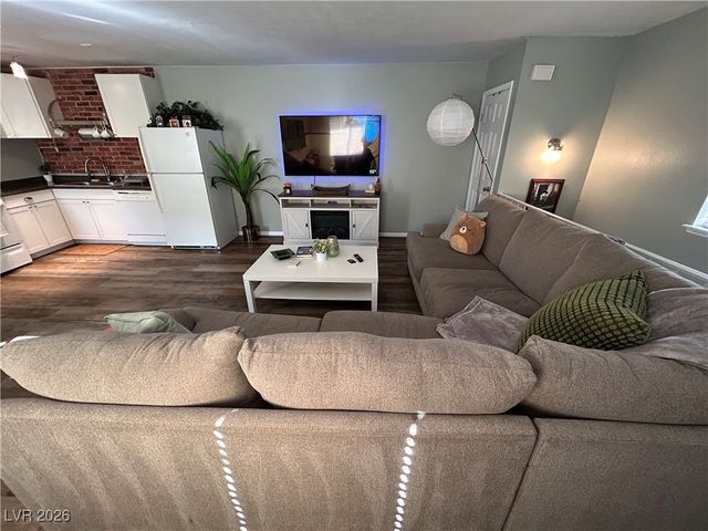 1358 Lorilyn Avenue 4, Las Vegas, NV 89119