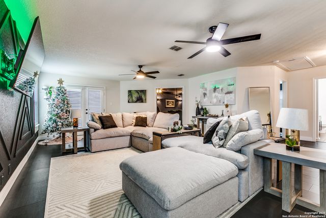 269 Tufted, San Antonio, TX 78253