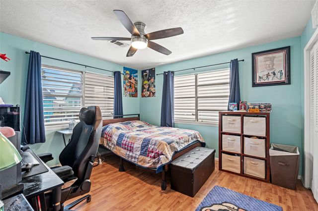 775 Marlin Street, Bayou Vista, TX 77563