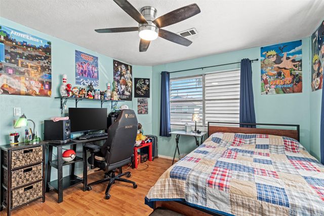 775 Marlin Street, Bayou Vista, TX 77563