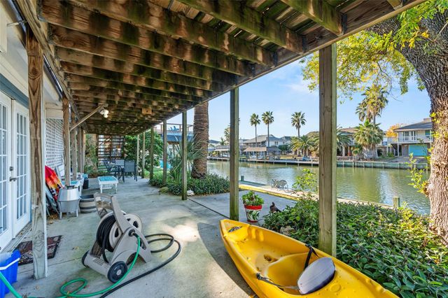 775 Marlin Street, Bayou Vista, TX 77563