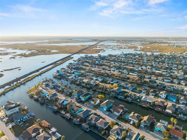 775 Marlin Street, Bayou Vista, TX 77563