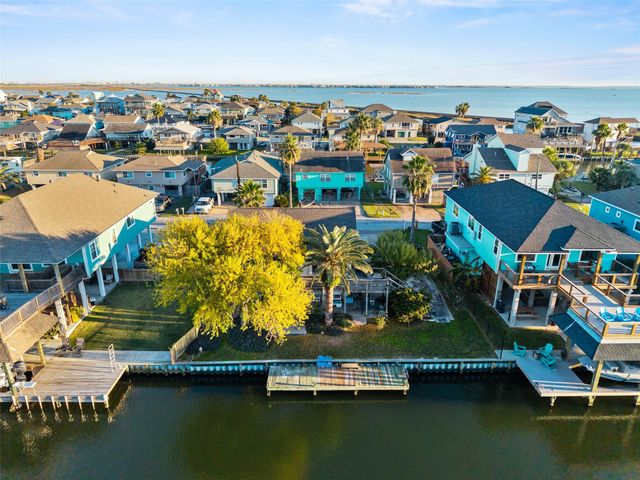 775 Marlin Street, Bayou Vista, TX 77563