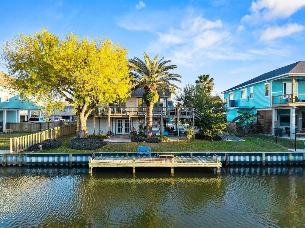 775 Marlin Street, Bayou Vista, TX 77563