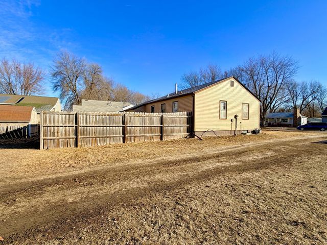 1015 Fredrick Avenue, Worthington, MN 56187