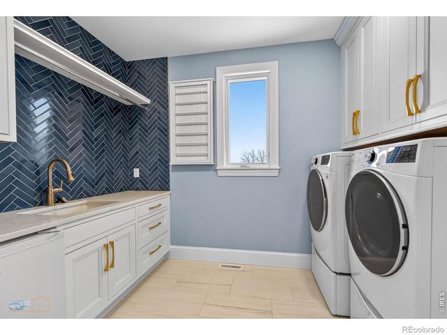 2102 Shoreside Drive, Berthoud, CO 80513