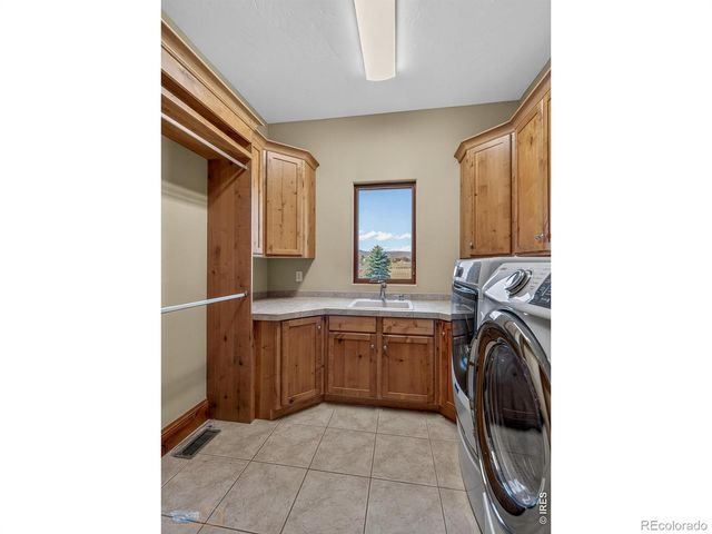 2102 Shoreside Drive, Berthoud, CO 80513