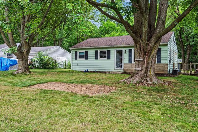 2304 Mapleview Avenue, Portage, MI 49024