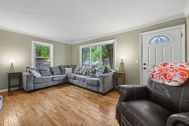 2304 Mapleview Avenue, Portage, MI 49024