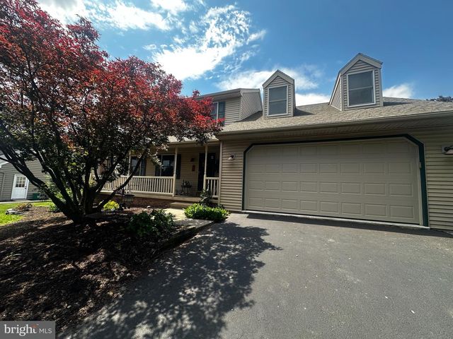 233 MIDLAND CIR, Mount Joy, PA 17552