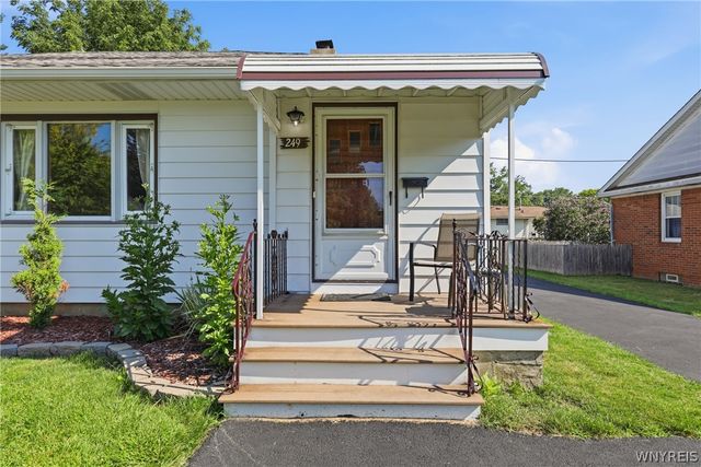 249 Boncroft Drive, West Seneca, NY 14224