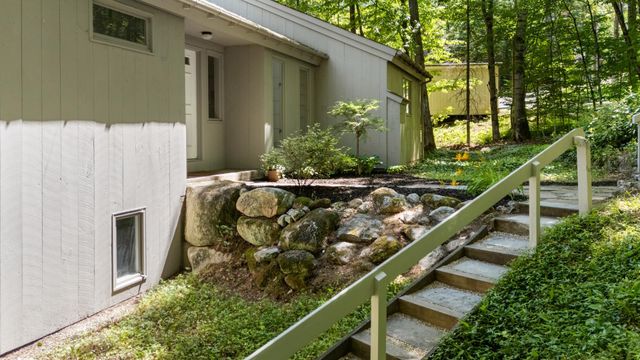 10 Wedgewood Drive, Grantham, NH 03753