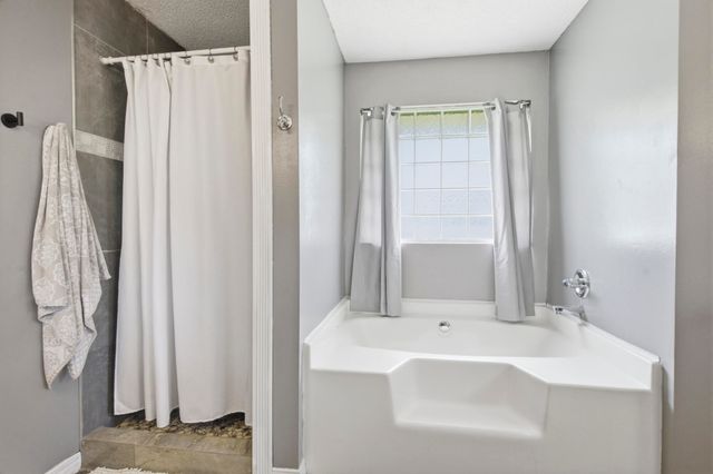 13071 Windcrest Ln., Gulfport, MS 39503