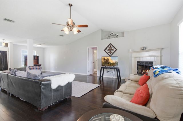 13071 Windcrest Ln., Gulfport, MS 39503
