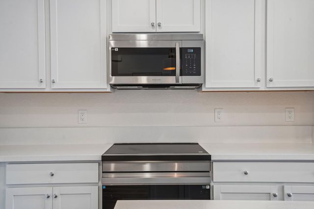 2061 Freya Walk, Sacramento, CA 95835