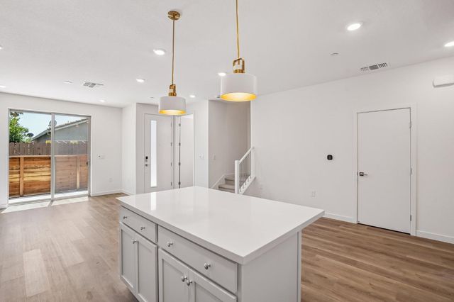 2061 Freya Walk, Sacramento, CA 95835