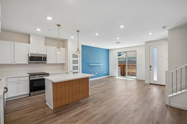 2061 Freya Walk, Sacramento, CA 95835
