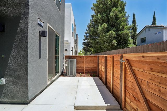 2061 Freya Walk, Sacramento, CA 95835