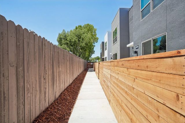 2061 Freya Walk, Sacramento, CA 95835