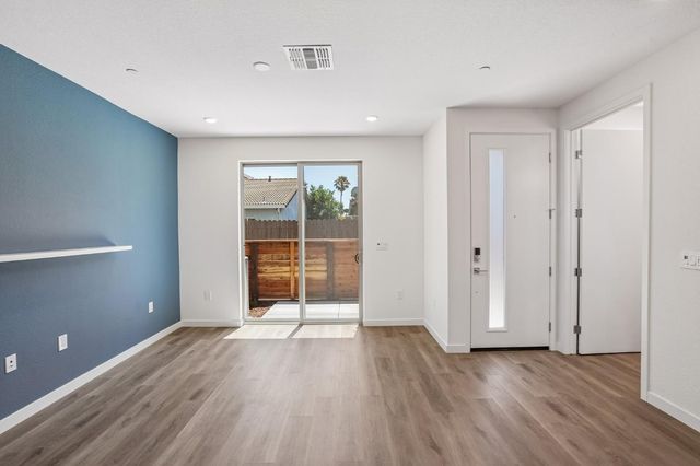 2061 Freya Walk, Sacramento, CA 95835
