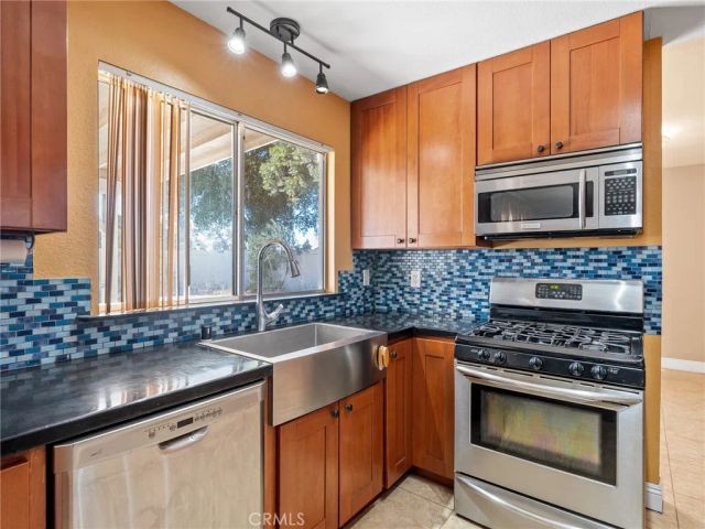 2425 Hyatt, San Bernardino, CA 92407