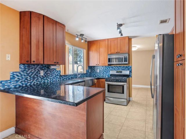 2425 Hyatt, San Bernardino, CA 92407