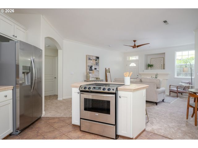 5575 SUMMERLINN Way, West Linn, OR 97068
