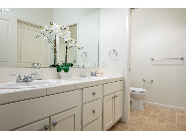 5575 SUMMERLINN Way, West Linn, OR 97068