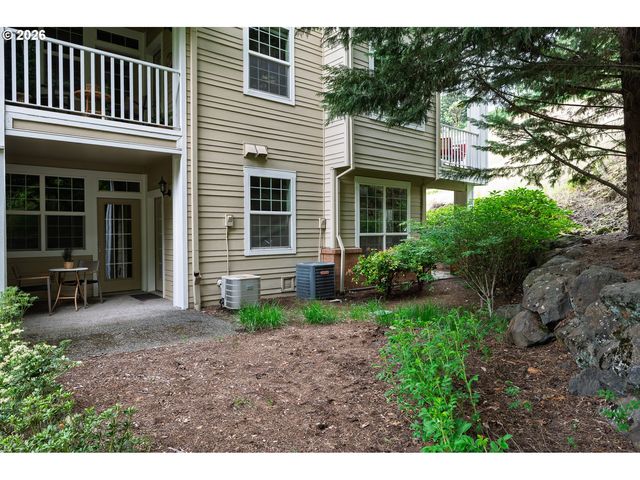 5575 SUMMERLINN Way, West Linn, OR 97068