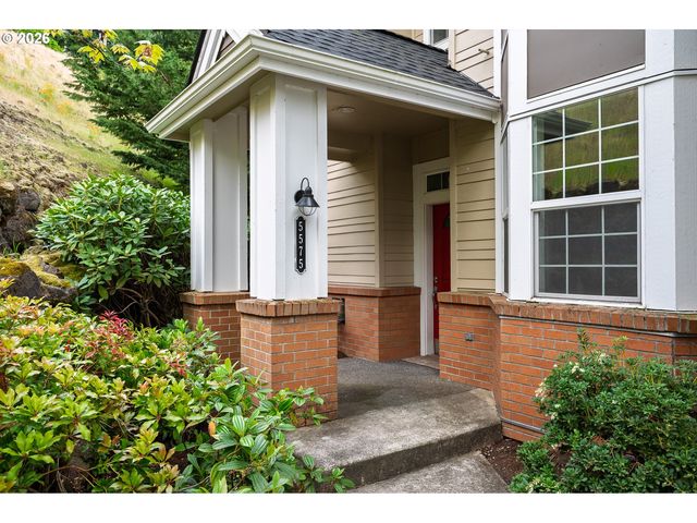 5575 SUMMERLINN Way, West Linn, OR 97068