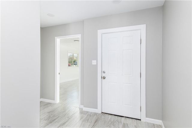 3812 Sugar Creek CIR, Portsmouth, VA 23703