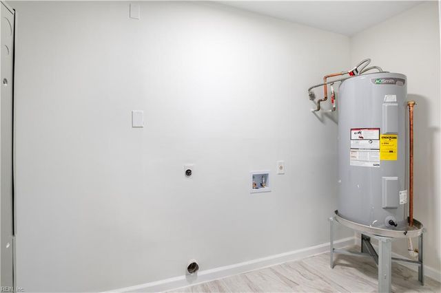 3812 Sugar Creek CIR, Portsmouth, VA 23703