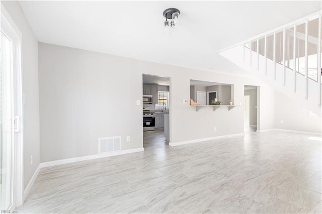 3812 Sugar Creek CIR, Portsmouth, VA 23703