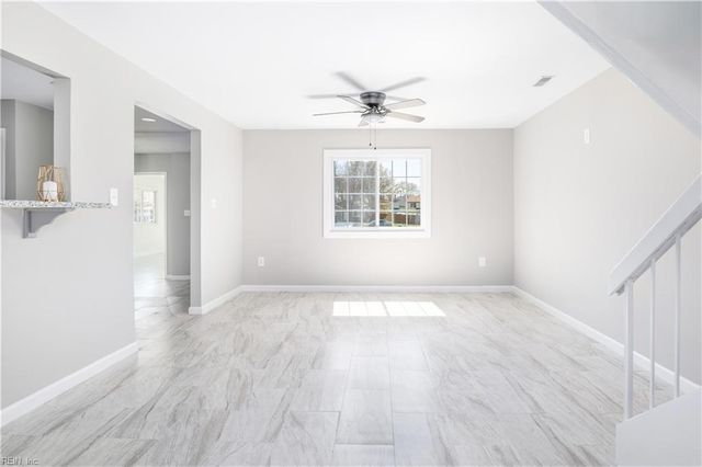 3812 Sugar Creek CIR, Portsmouth, VA 23703