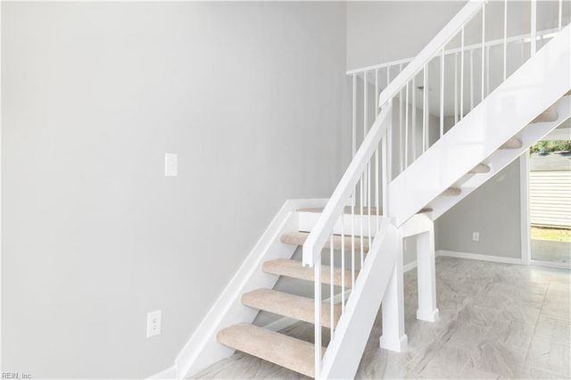 3812 Sugar Creek CIR, Portsmouth, VA 23703