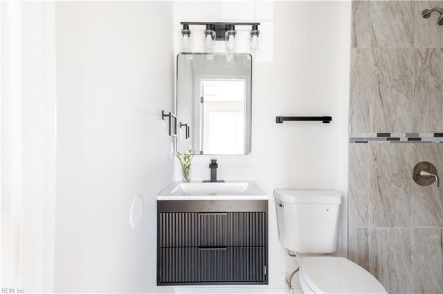 3812 Sugar Creek CIR, Portsmouth, VA 23703