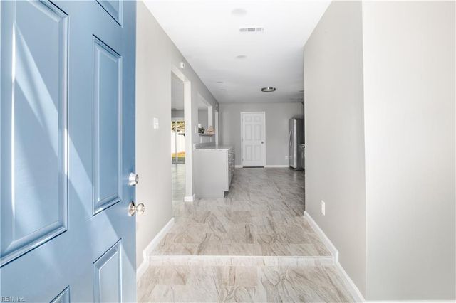 3812 Sugar Creek CIR, Portsmouth, VA 23703