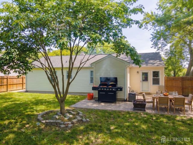 12 Pierrepont Avenue, Middlesex, NJ 08846