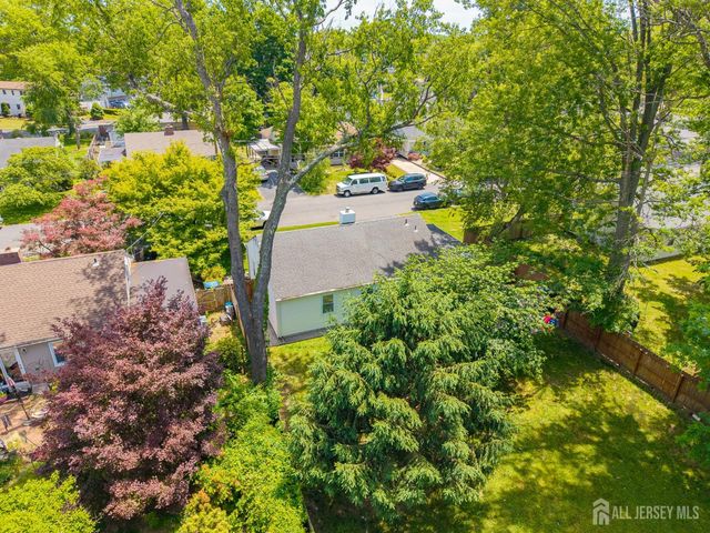 12 Pierrepont Avenue, Middlesex, NJ 08846
