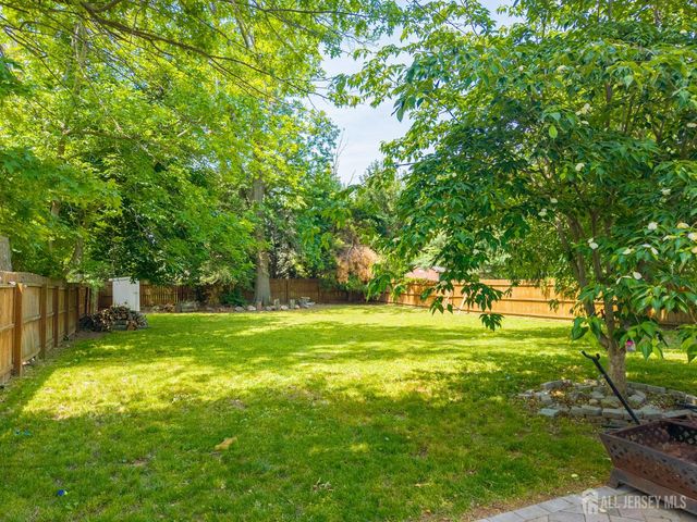 12 Pierrepont Avenue, Middlesex, NJ 08846