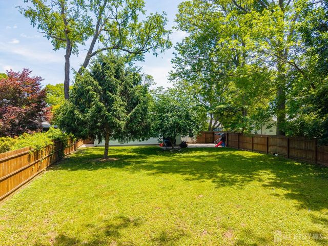 12 Pierrepont Avenue, Middlesex, NJ 08846