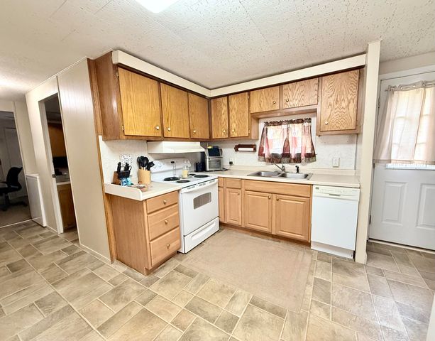 93 Wall Street, Plattsburgh, NY 12901