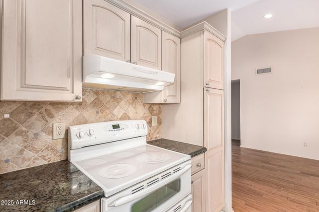 1581 E AUGUSTA Avenue, Chandler, AZ 85249