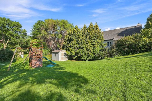 656 E 2nd Street, Waconia, MN 55387