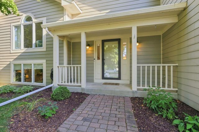 656 E 2nd Street, Waconia, MN 55387