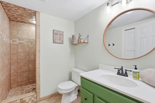 656 E 2nd Street, Waconia, MN 55387