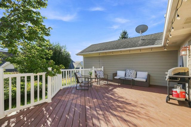 656 E 2nd Street, Waconia, MN 55387
