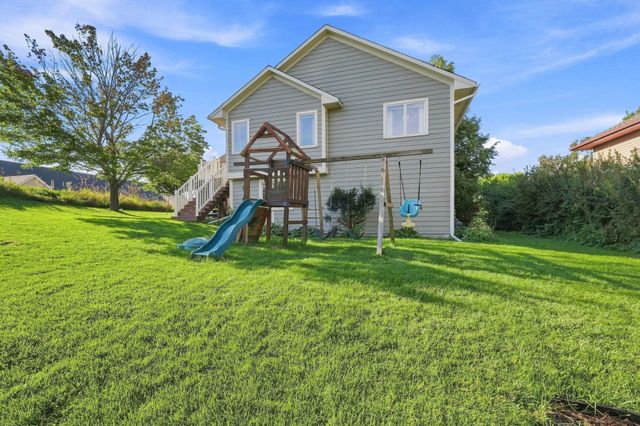 656 E 2nd Street, Waconia, MN 55387
