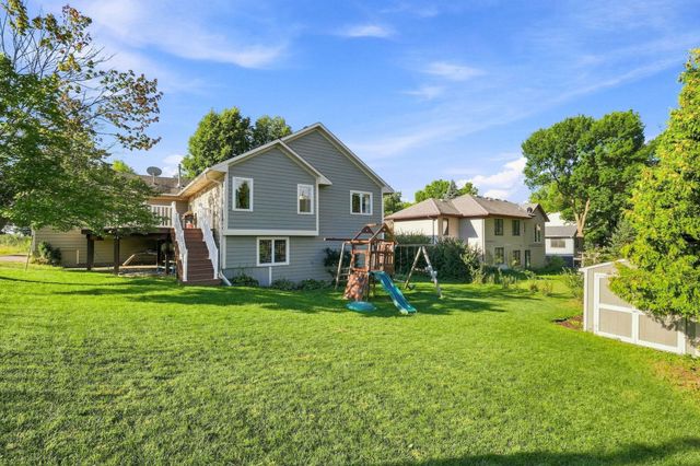656 E 2nd Street, Waconia, MN 55387