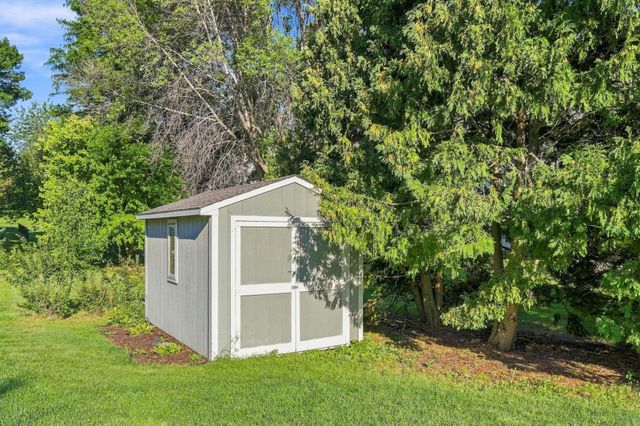 656 E 2nd Street, Waconia, MN 55387